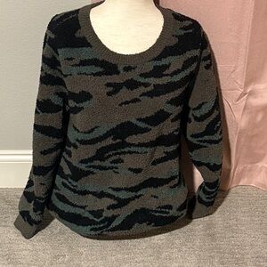Barefoot Dreams CozyChic Sweater in Green and black NWOT